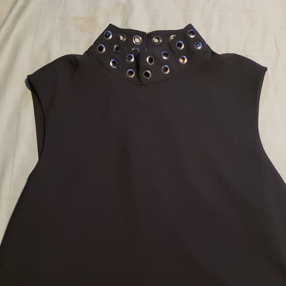 Top - Picture 2 of 4